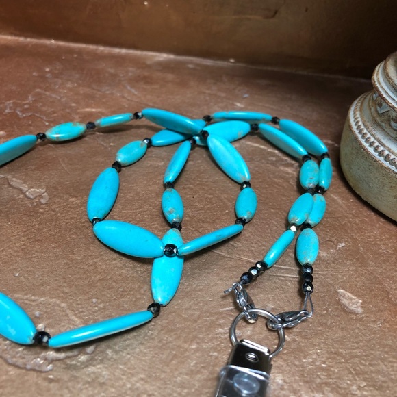 🔴 🇺🇸 Convertible Necklace 🇺🇸 - Picture 3 of 6